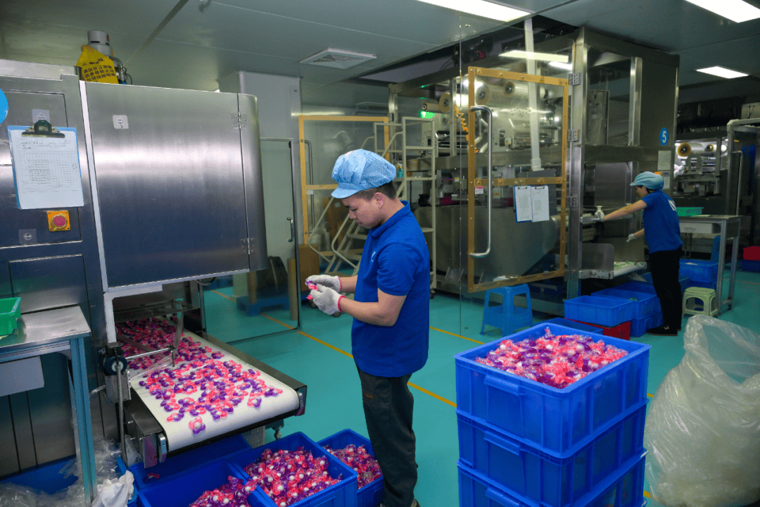 发！番禺“厂二代”逆袭记开元棋牌试玩从困境到爆(图2)